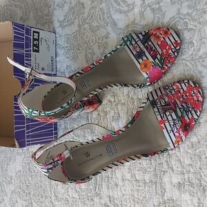 Worthington size 7 1/2 floral satin sandals